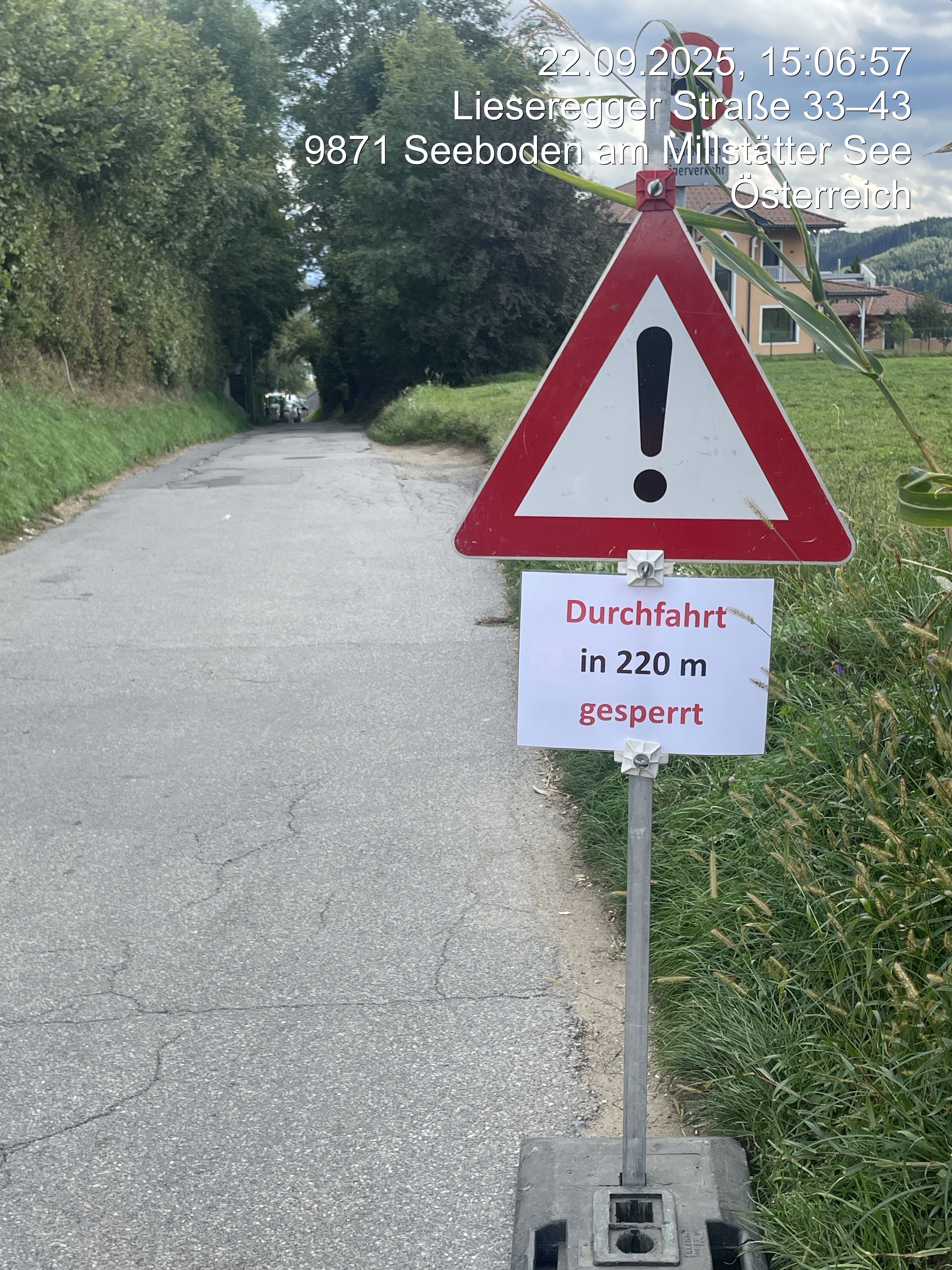 Foto: Durchfahrt gesperrt auf der Dobra