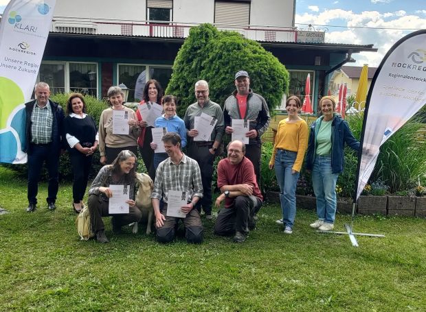 Gruppenfoto: Die Teilnehmer bei der Zertifikatsverleihung